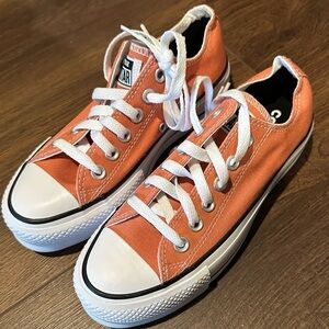 Converse Chuck Taylor All-Star Lift platform sneakers.  NEW no box.